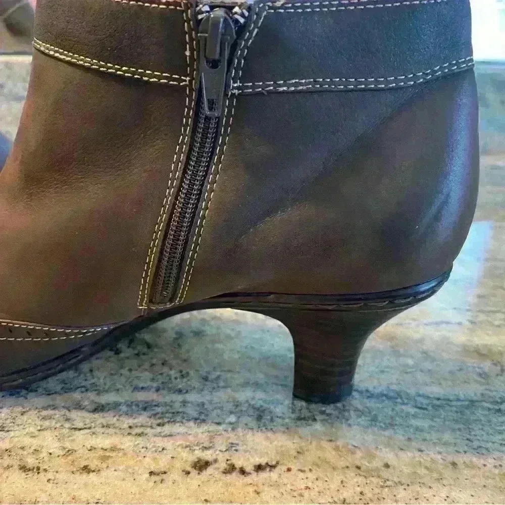 Sofft Brown Leather Wingtip Ankle Boots‎ Size 8 Medium - Picture 12 of 13